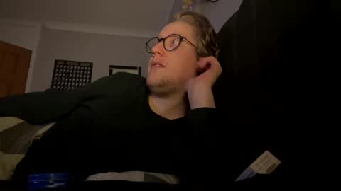 n_ryan98 online show from March 26, 11:42 pm