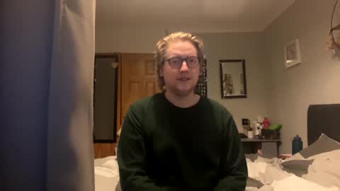 n_ryan98 online show from March 24, 10:57 pm