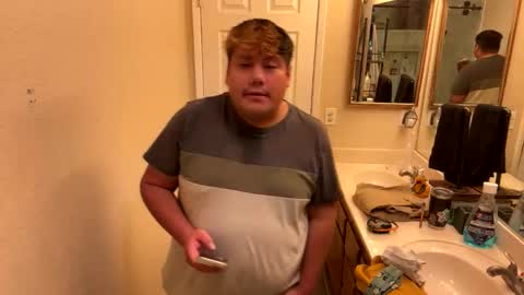 Snapshot of nakeymonkey chatting on October 31, 10:07 am NakeyMonkey online show from October 31, 10:07 am