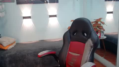 nathanclay online show from March 25, 3:43 am