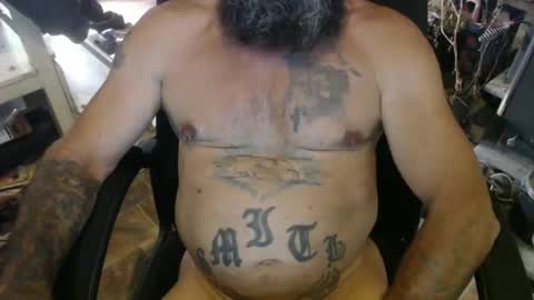 Snapshot of naturenaked chatting on January 4, 10:27 am NatureNaked online show from January 4, 10:27 am