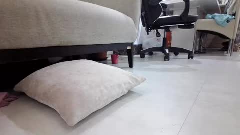 naturist_raj online show from May 11, 7:54 am