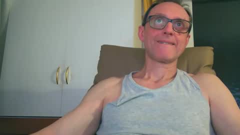 naturista25 online show from November 12, 4:46 pm