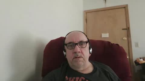 Tom online show from May 3, 9:28 pm