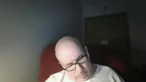 Tom online show from May 5, 2:02 am