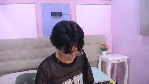 Snapshot of neonadonis chatting on October 18, 12:32 pm NeonAdonis online show from October 18, 12:32 pm