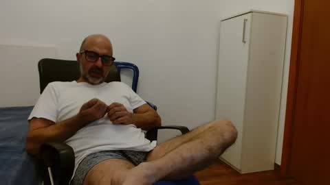 simi online show from October 10, 6:35 pm