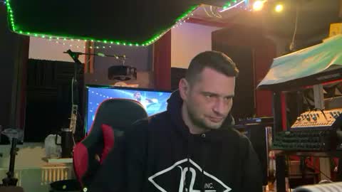 newguy2025 online show from December 16, 6:37 pm