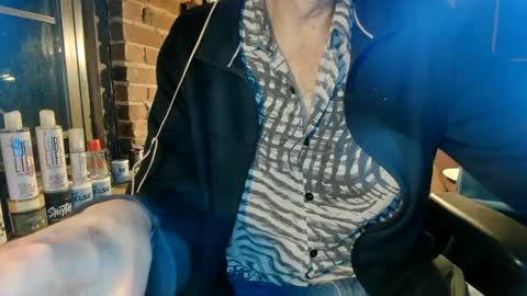 Snapshot of nfgwholoves2cum chatting on March 7, 11:58 pm NFG Nice Friendly Guy Dick online show from March 7, 11:58 pm