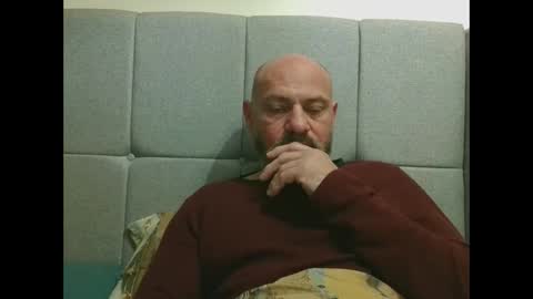 hot builder online show from March 2, 9:21 am