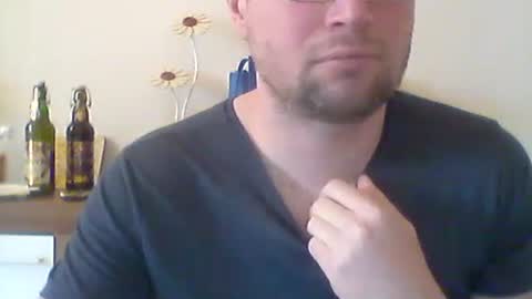 Snapshot of nick1990b chatting on February 27, 10:04 am nick1990b online show from February 27, 10:04 am