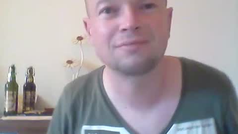 Snapshot of nick1990b chatting on March 5, 3:51 pm nick1990b online show from March 5, 3:51 pm