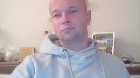Snapshot of nick1990b chatting on October 20, 5:28 pm nick1990b online show from October 20, 5:28 pm
