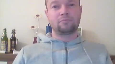Snapshot of nick1990b chatting on February 27, 8:09 pm nick1990b online show from February 27, 8:09 pm