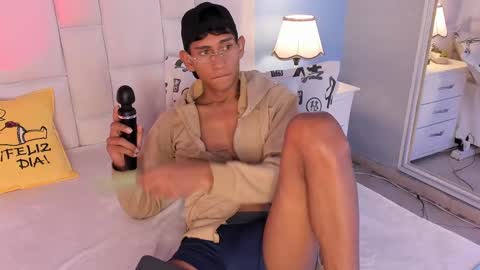 Nick online show from October 16, 12:07 am