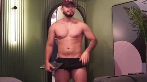 Snapshot of nick_vans chatting on September 17, 3:46 pm Jhohan online show from September 17, 3:46 pm