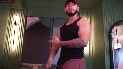 Snapshot of nick_vans chatting on October 8, 1:59 pm Jhohan online show from October 8, 1:59 pm