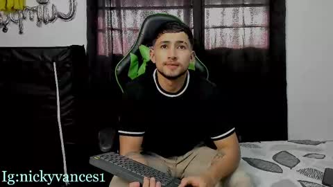 nicky online show from November 6, 9:40 pm