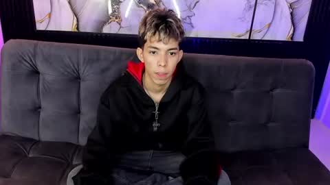 nico_naughtyboy online show from June 11, 12:43 am