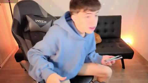 Nicolas online show from January 6, 8:02 pm