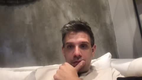 nicolaspercha online show from May 7, 2:44 am