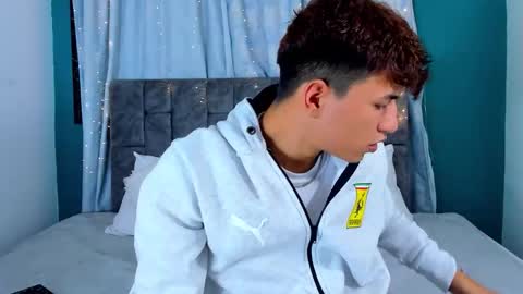 nicolastorres__ online show from December 18, 7:04 am