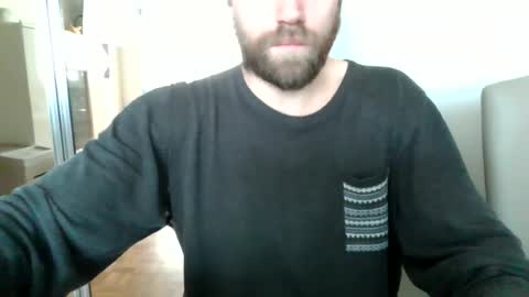 nieznajomy33 online show from May 31, 8:26 am