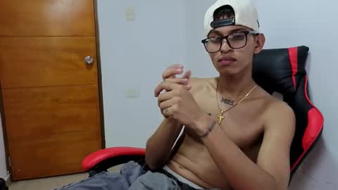 niklaus_wolf online show from March 21, 9:25 am