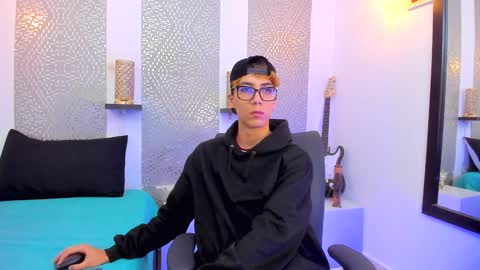    online show from December 25, 4:22 am