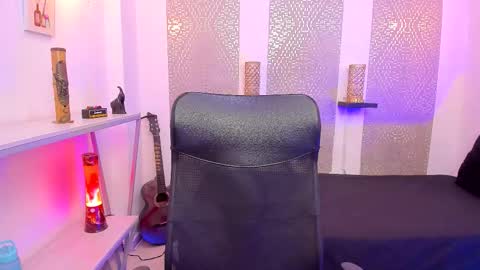    online show from September 26, 4:54 am