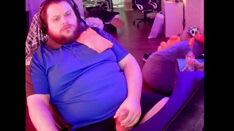 HungStepSon online show from May 4, 1:35 pm