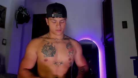 noah_223 online show from June 21, 3:56 am