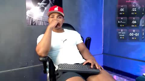 Snapshot of noah_black212 chatting on October 11, 5:39 pm noah_black212 online show from October 11, 5:39 pm