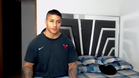 Noah Harris01 online show from April 4, 3:25 am