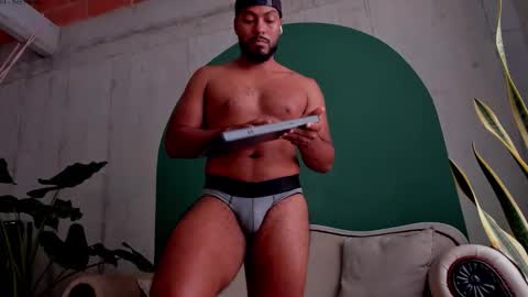 Noah online show from November 11, 4:45 pm