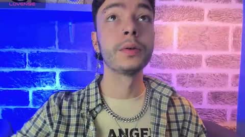    online show from September 25, 12:37 pm