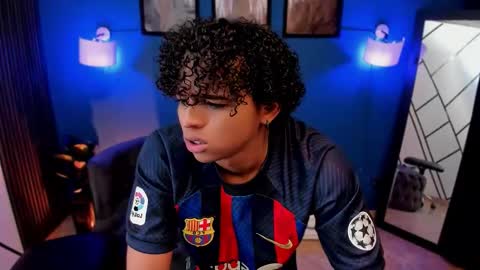 noah_smith04 online show from December 15, 3:20 pm