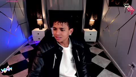 Snapshot of noah_smith04 chatting on January 31, 12:40 pm noah_smith04 online show from January 31, 12:40 pm