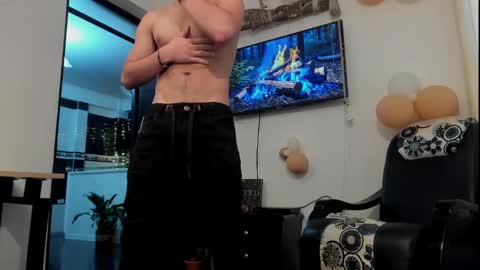 LIAM- noah online show from December 12, 12:22 pm