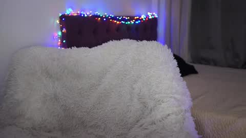 notamericanpie23 online show from January 12, 7:51 pm