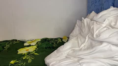 notatheeena online show from November 11, 1:49 pm