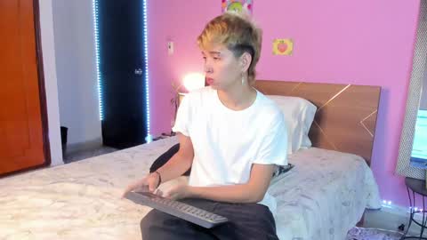 NovayBrian online show from February 6, 4:42 am