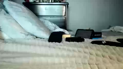 KN online show from October 12, 7:30 pm