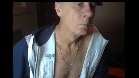 Officer online show from October 26, 1:07 am