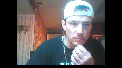 Snapshot of oh_you_know69 chatting on January 2, 9:18 pm who dares toss me some tips lets have fun online show from January 2, 9:18 pm