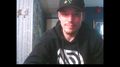 Snapshot of oh_you_know69 chatting on January 13, 7:10 pm who dares toss me some tips lets have fun online show from January 13, 7:10 pm