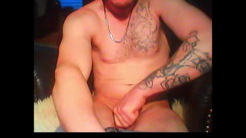 Snapshot of oh_you_know69 chatting on February 25, 3:16 pm who dares toss me some tips lets have fun online show from February 25, 3:16 pm