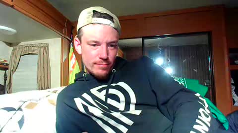 Snapshot of oh_you_know69 chatting on March 9, 3:55 am who dares toss me some tips lets have fun online show from March 9, 3:55 am