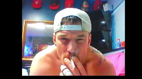 Snapshot of oh_you_know69 chatting on December 9, 6:41 pm who dares toss me some tips lets have fun online show from December 9, 6:41 pm