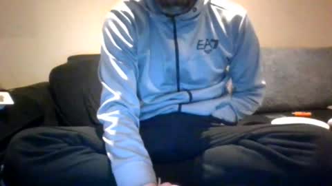 TheDee online show from December 10, 5:11 pm